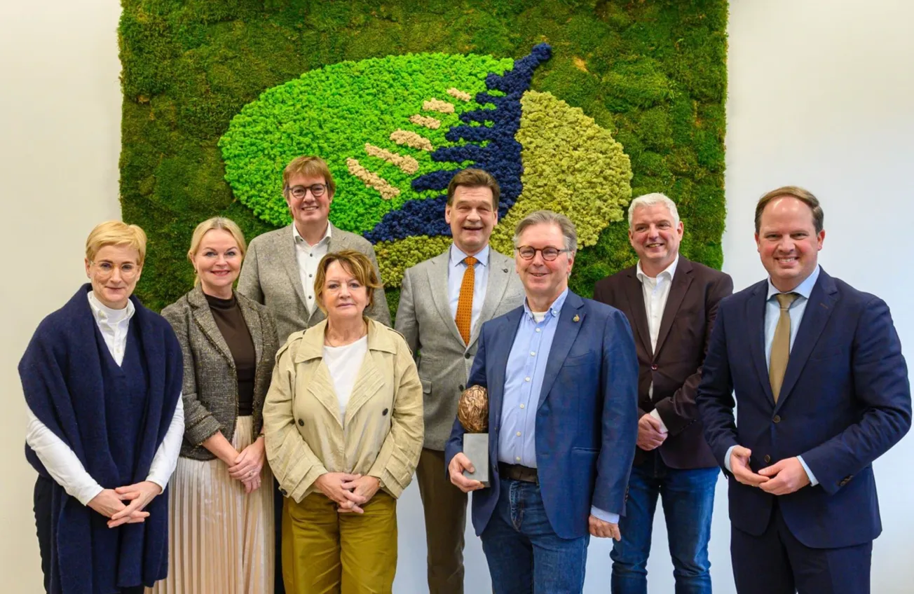 Peter Bertholet ontvangt 'Gouden applaus'